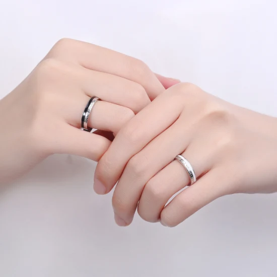 Anillo de dedo de pareja con letras personalizadas del día de San Valentín hecho de anillo de plata de ley 925