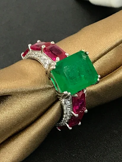 Anillos de moda Ruby y Fusion Emerald Cubic Zirconia Ring para mujer
